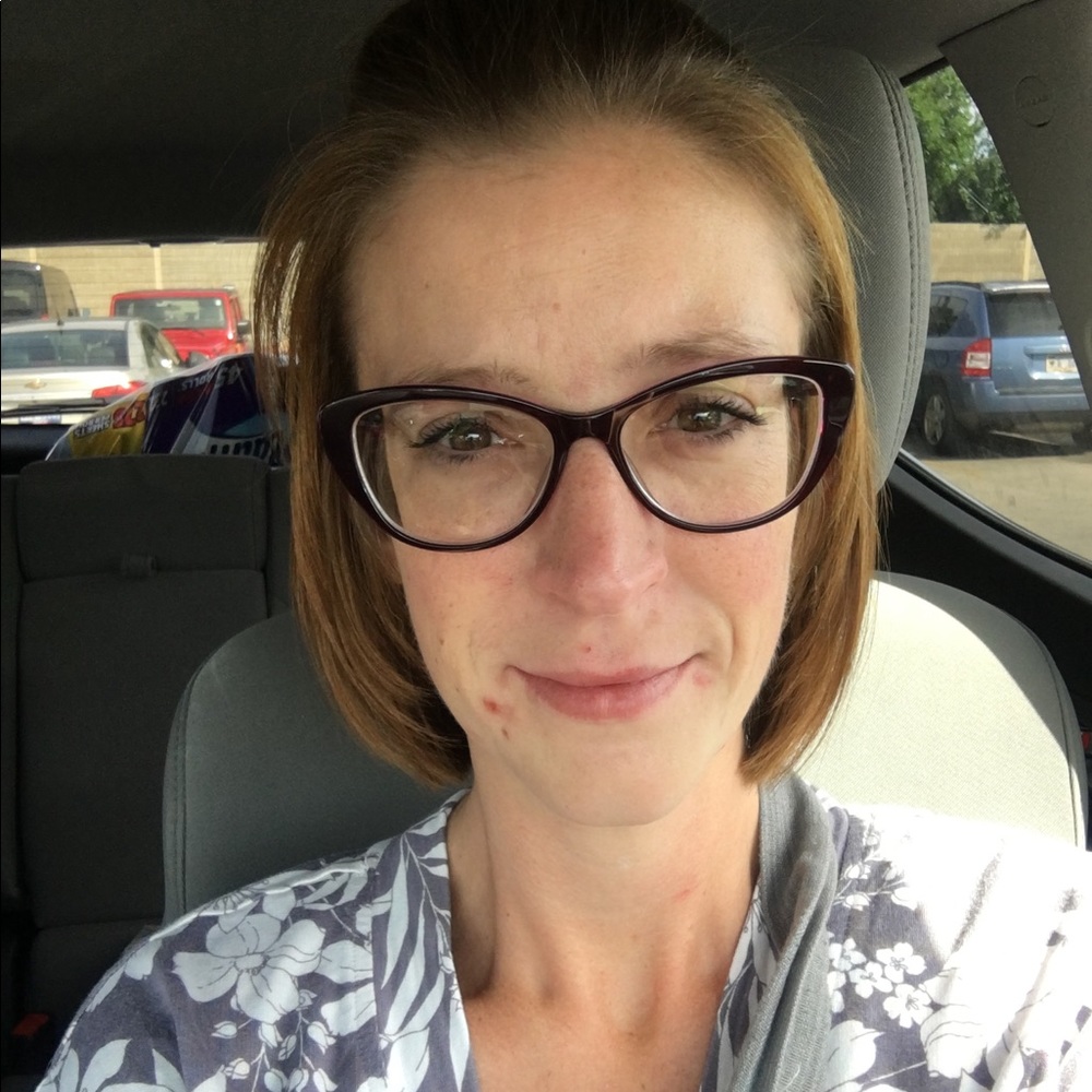 Meet your Posher, Stephanie